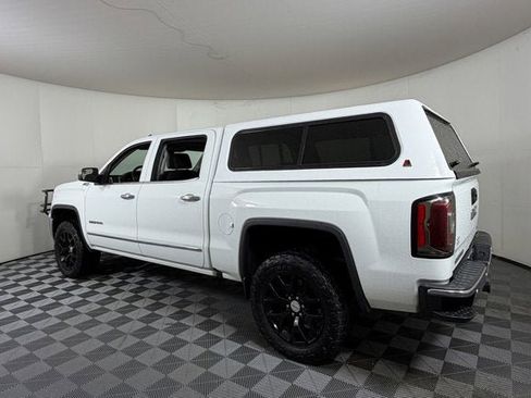 Used 2018 GMC Sierra 1500 SLT image 3
