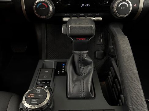 Used 2025 Toyota Tacoma TRD Off-Road image 23