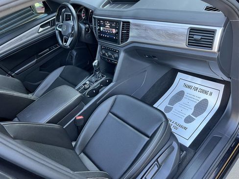 Used 2020 Volkswagen Atlas Cross Sport SE w/ Panoramic Sunroof Package image 22