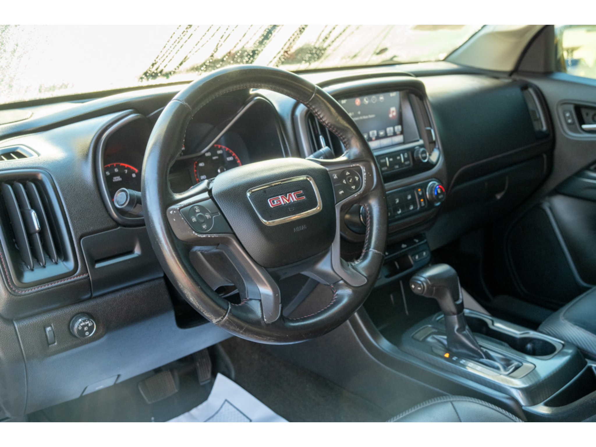 Used 2015 GMC Canyon SLE w/ All-Terrain Package RWD image 11