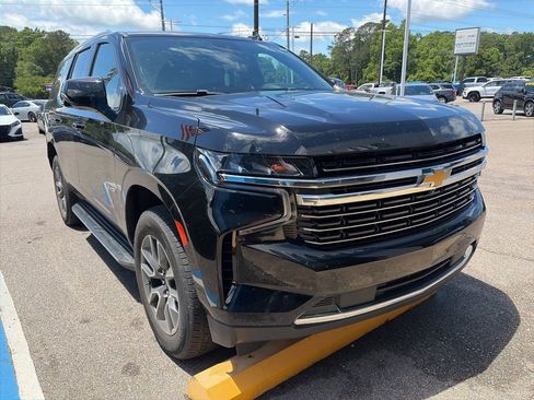 Used 2023 Chevrolet Tahoe LT w/ Luxury Package RWD image 2