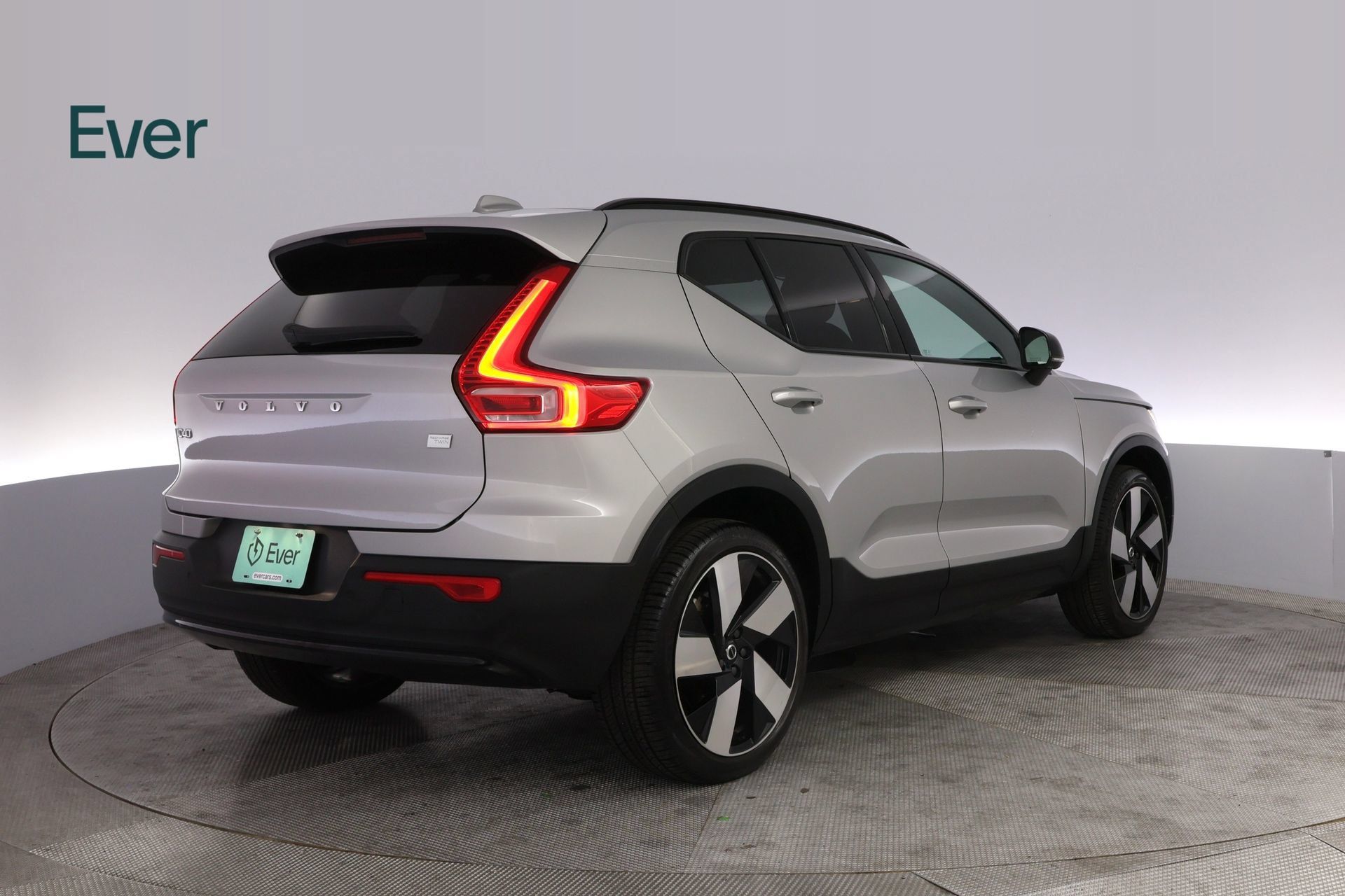 Used 2023 Volvo XC40 Recharge Ultimate AWD/4WD image 3