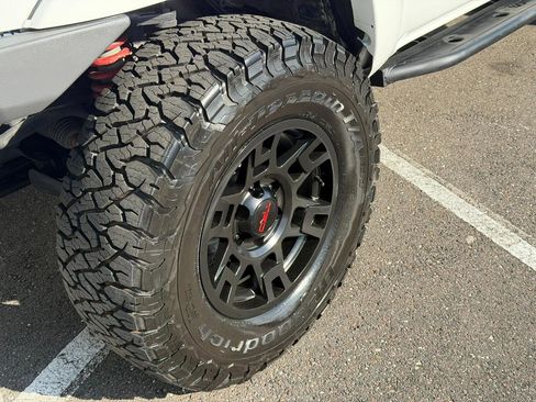 Used 2015 Toyota Tacoma 4x4 Double Cab w/ TRD Off-Road Package image 11