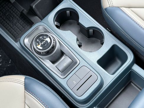 Used 2025 Ford Maverick Lariat w/ 4K Tow Package image 24