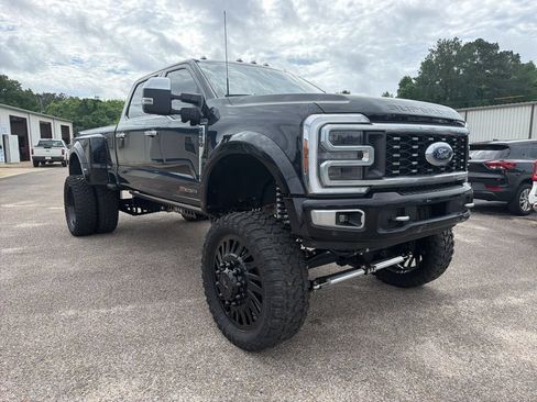 Used 2024 Ford F450 Platinum w/ FX4 Off-Road Package AWD/4WD image 3