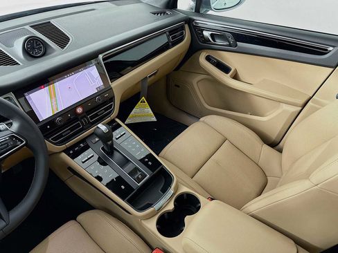 New 2025 Porsche Macan S image 26
