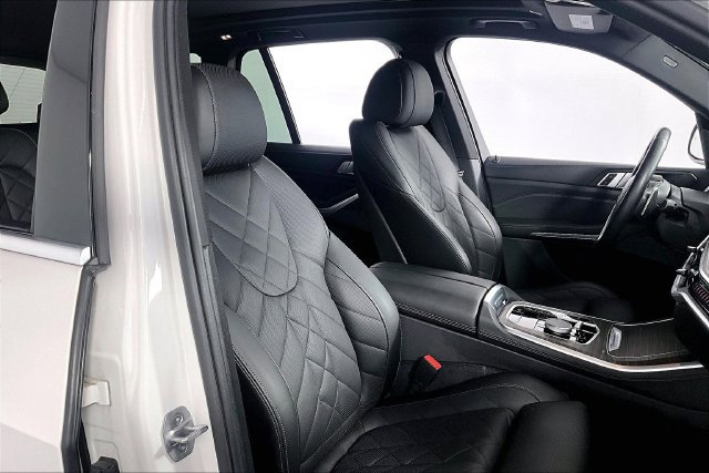 Used 2024 BMW X5 xDrive40i w/ Premium Package AWD/4WD image 11