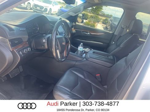 Used 2016 Cadillac Escalade Luxury AWD/4WD image 9