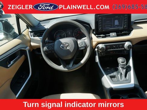 Used 2021 Toyota RAV4 XLE AWD/4WD image 12