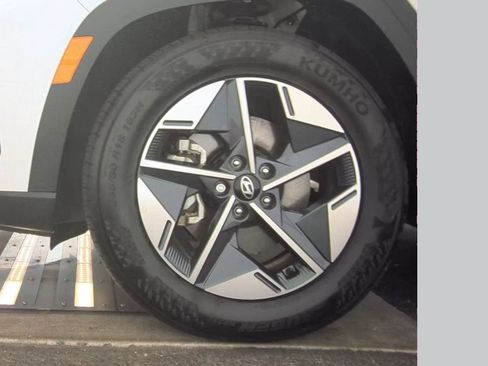 Used 2025 Hyundai Tucson SEL FWD image 17