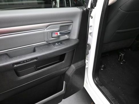 Used 2023 RAM 1500 Classic SLT w/ Protection Group AWD/4WD image 18