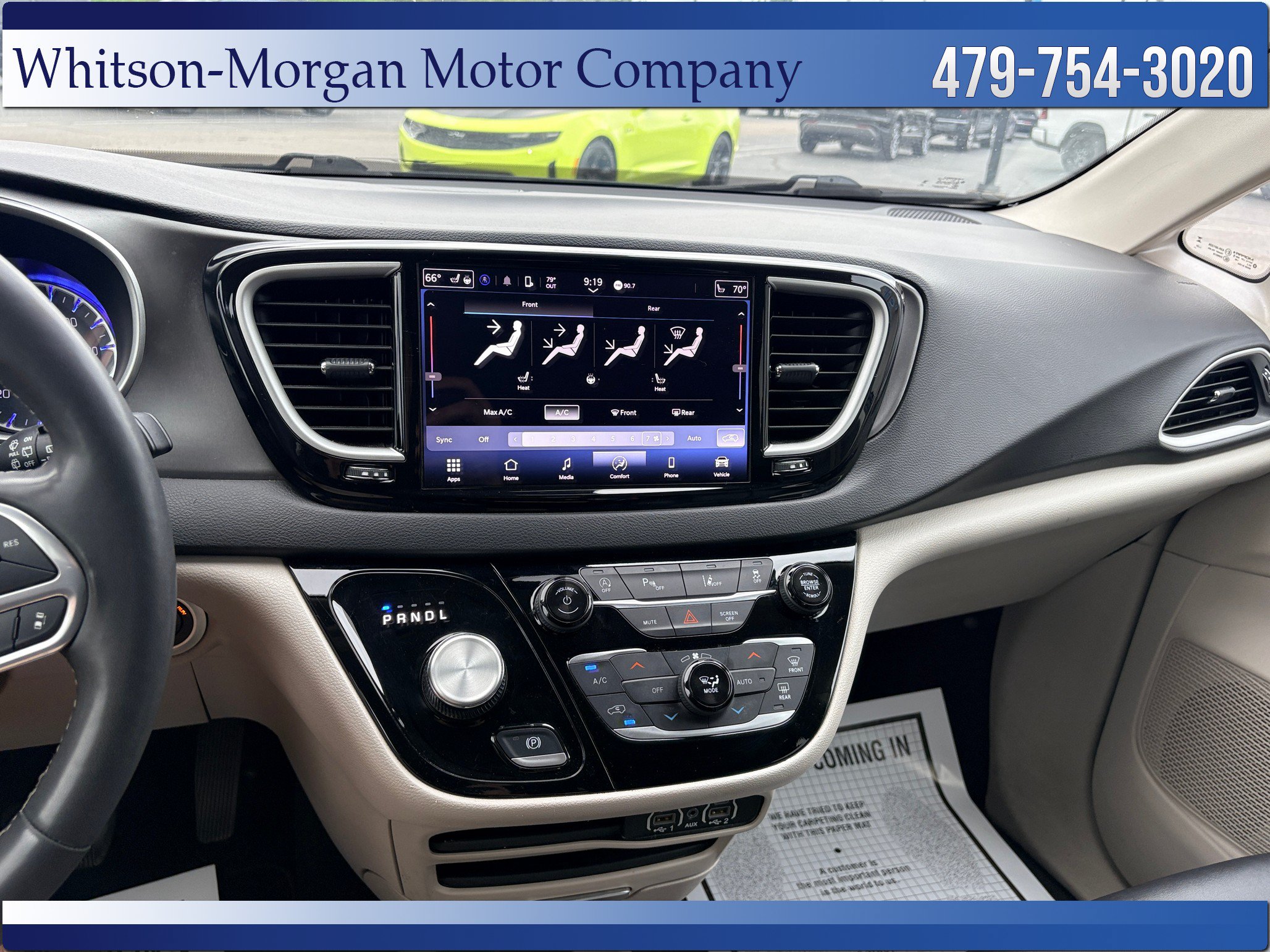 Used 2024 Chrysler Pacifica Touring-L FWD image 21