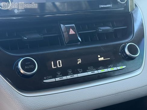 Used 2022 Toyota Corolla LE image 21