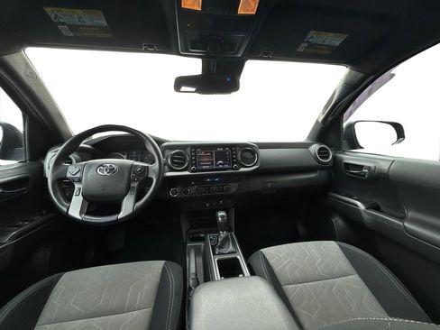 Used 2022 Toyota Tacoma TRD Off-Road image 19