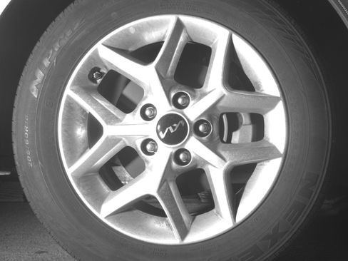 Used 2025 Kia Soul LX w/ LX Technology Package FWD image 13