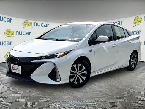 Certified 2021 Toyota Prius Prime XLE w/ Carpet Mat Package (TMS) FWD image 3