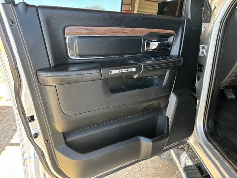 Used 2017 RAM 1500 Laramie w/ Convenience Group image 10