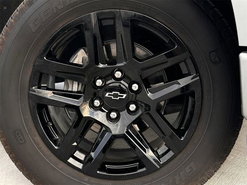 New 2026 Chevrolet Silverado 1500 Custom w/ LPO, Dark Essentials Package image 8