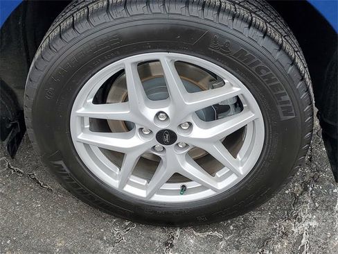 Certified 2024 Ford Edge SEL w/ Convenience Package image 5