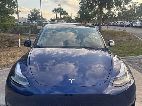 Used 2024 Tesla Model Y Performance AWD/4WD image 3