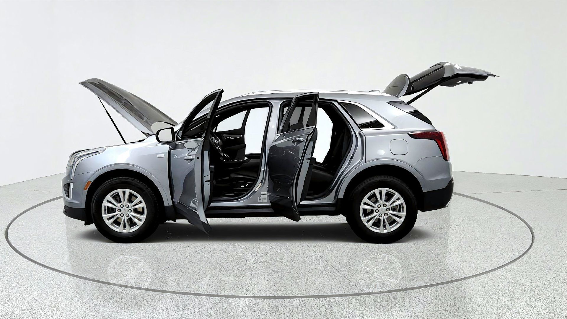 Certified 2024 Cadillac XT5 Luxury w/ LPO, Floor Liner Package AWD/4WD image 10