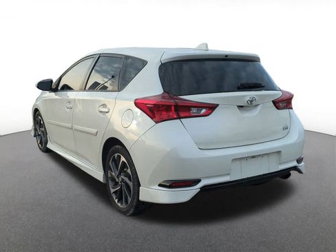Used 2017 Toyota Corolla iM image 4