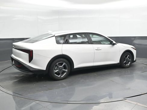 Used 2025 Kia K4 FWD image 2