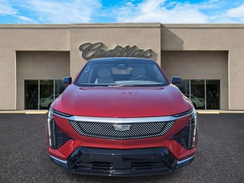 New 2025 Cadillac Optiq Luxury 2 image 9