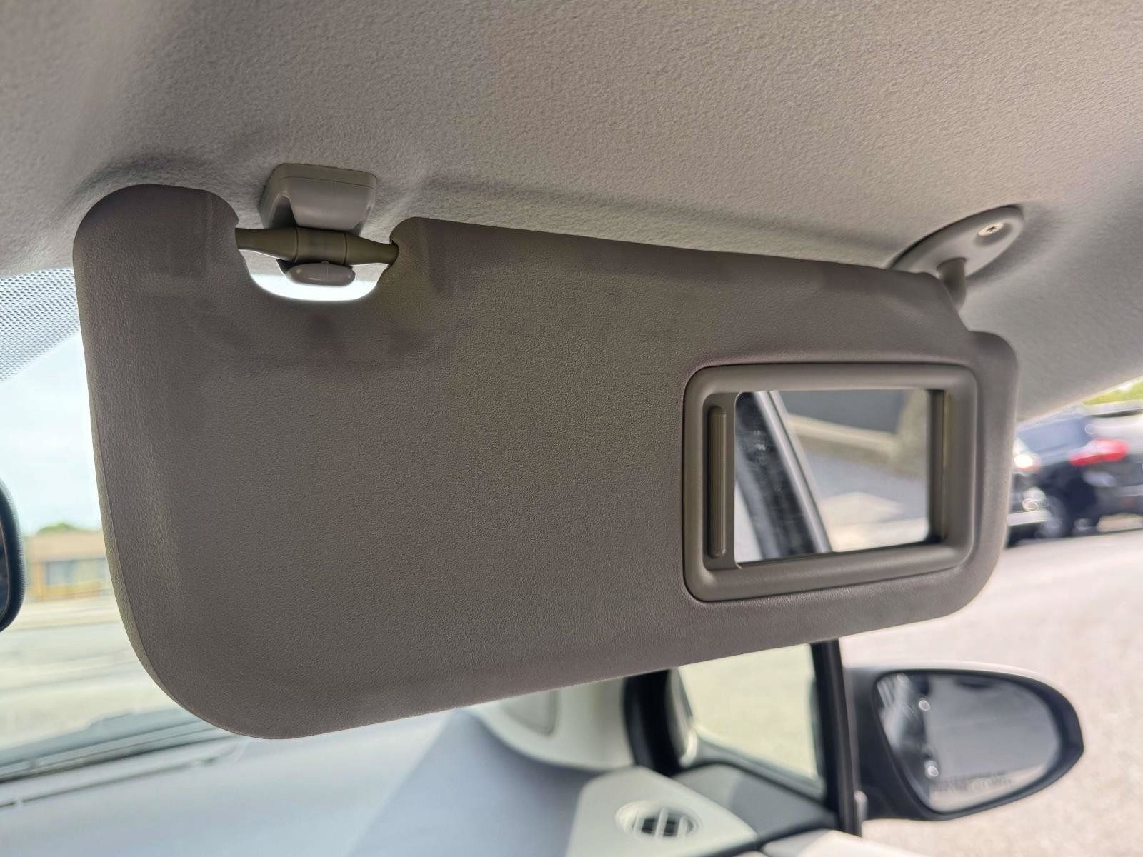 Used 2014 Toyota Yaris LE FWD image 27