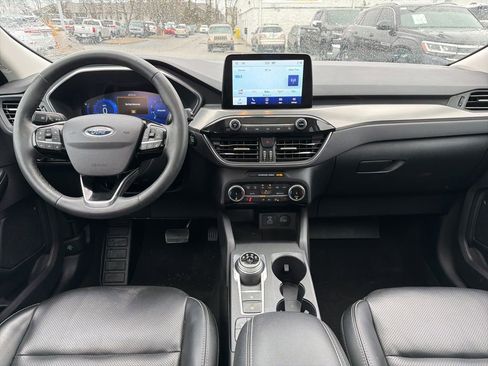 Used 2022 Ford Escape Titanium w/ Class II Trailer Tow Package image 5