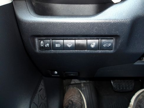 Used 2021 Toyota RAV4 XLE image 23