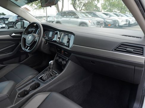 Used 2021 Volkswagen Jetta SE FWD image 24