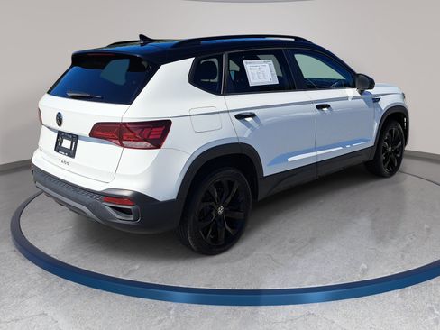 Used 2024 Volkswagen Taos SE FWD image 5