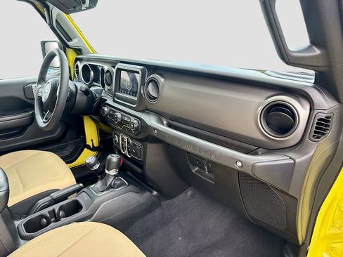 Used 2023 Jeep Wrangler Unlimited AWD/4WD image 32