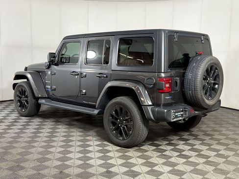 Used 2021 Jeep Wrangler Unlimited Sahara w/ Cold Weather Group AWD/4WD image 3