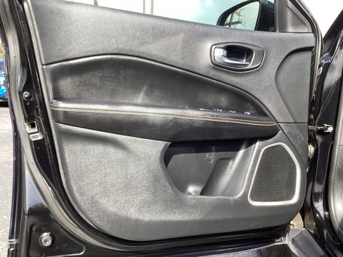 Used 2020 Jeep Compass Latitude FWD image 22