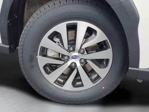 Used 2025 Subaru Outback Premium AWD/4WD image 20