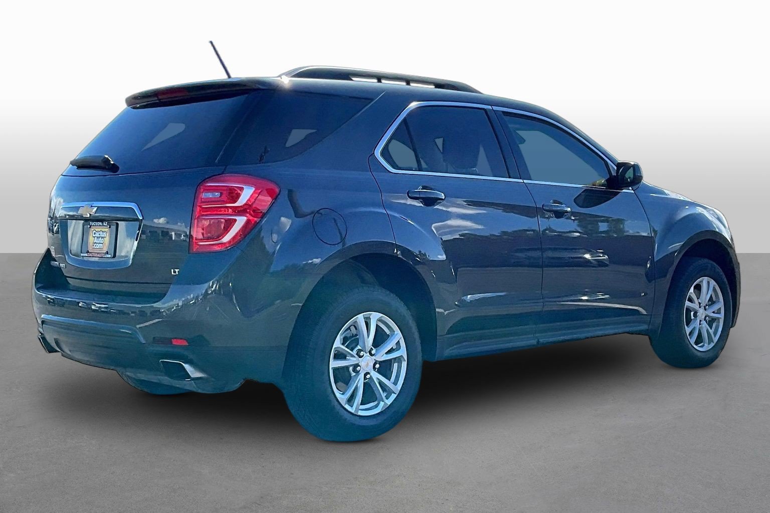 Used 2017 Chevrolet Equinox LT w/ Convenience Package AWD/4WD image 2