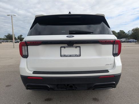 Used 2025 Ford Explorer ST-Line w/ ST-Line Street Pack image 6