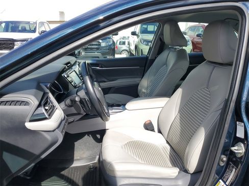 Used 2019 Toyota Camry SE image 9