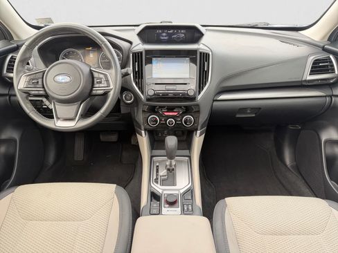 Used 2019 Subaru Forester Premium AWD/4WD image 12