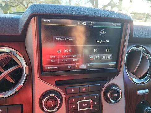 Used 2013 Ford F250 Lariat w/ Lariat Ultimate Pkg image 32