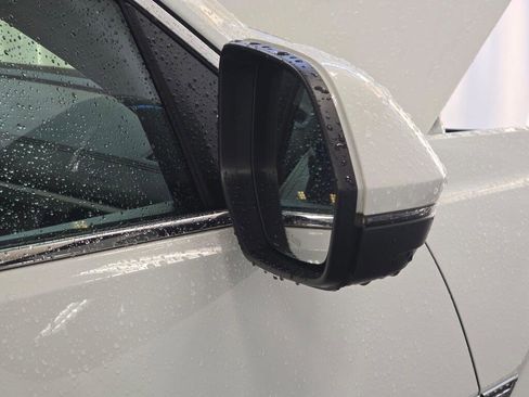 Used 2020 Volkswagen Atlas Cross Sport SEL image 28