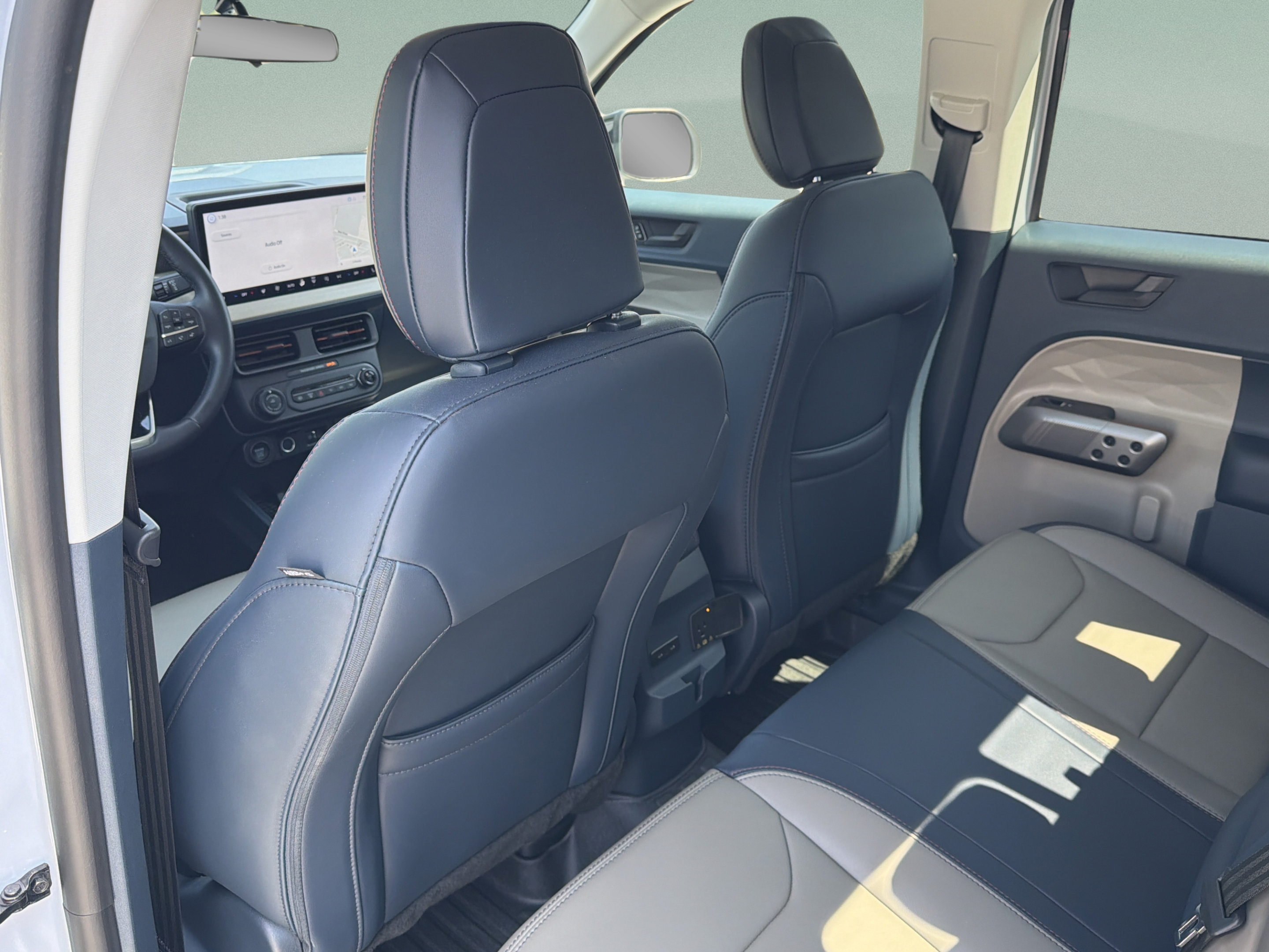 Used 2025 Ford Maverick Lariat AWD/4WD image 24