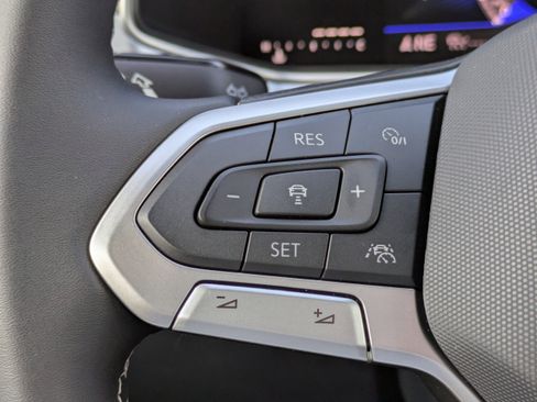 New 2026 Volkswagen Taos SE image 25