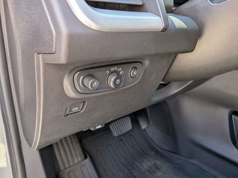 Certified 2024 GMC Terrain SLT w/ Elevation Edition FWD image 12