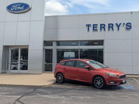 Used 2018 Ford Focus SEL FWD image 1