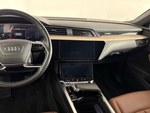 Used 2024 Audi Q8 e-tron Premium Plus w/ Premium Plus Package AWD/4WD image 17