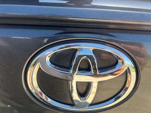 Used 2024 Toyota RAV4 XLE AWD/4WD image 10