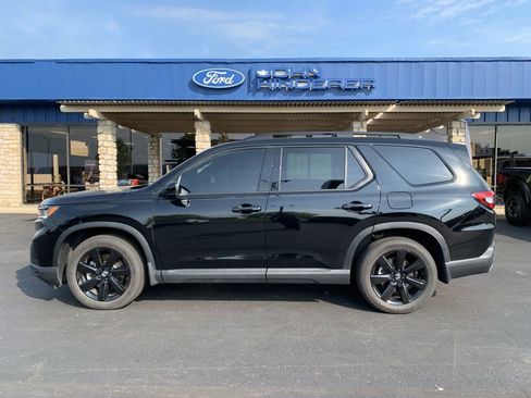 Used 2025 Honda Pilot Black Edition image 6